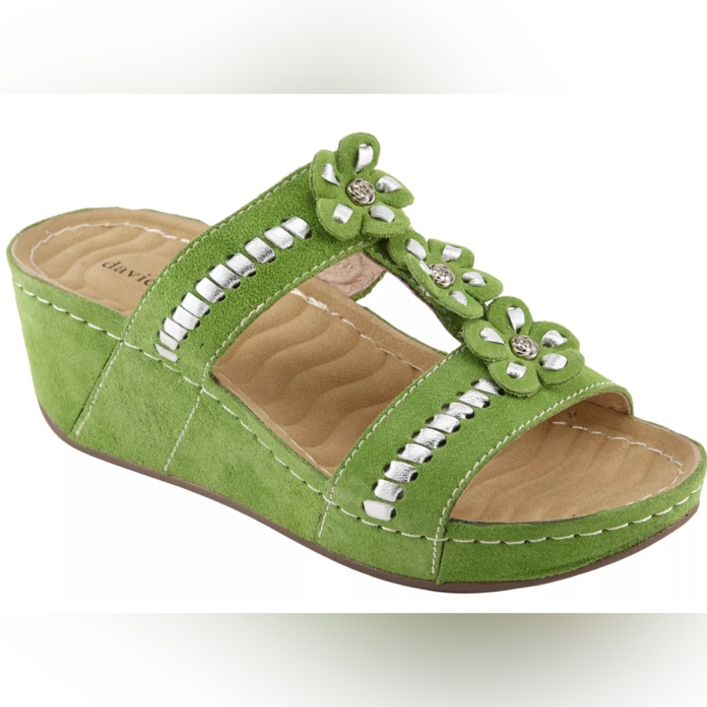 David Tate Myrna wedge Sandals Avacado Suede Size 8WW NIB New, in box